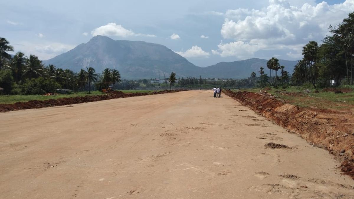 Wholesale vegetable traders seek permission to sell vegetables at Thirumalaiyamaplayam in Coimbatore