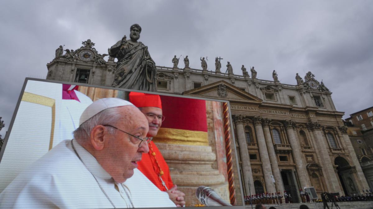 In Christmas Day message, Pope decries Israeli strikes qreaping 'appalling harvest' of civilian deaths in Gaza