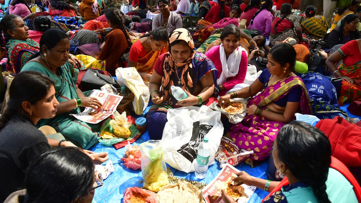Gratuity assured: Anganwadi workers call off strike