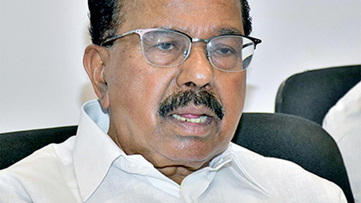 Chickballapur seat: Moily confident of getting ticket, while Raksha Ramaiah lobbies hard