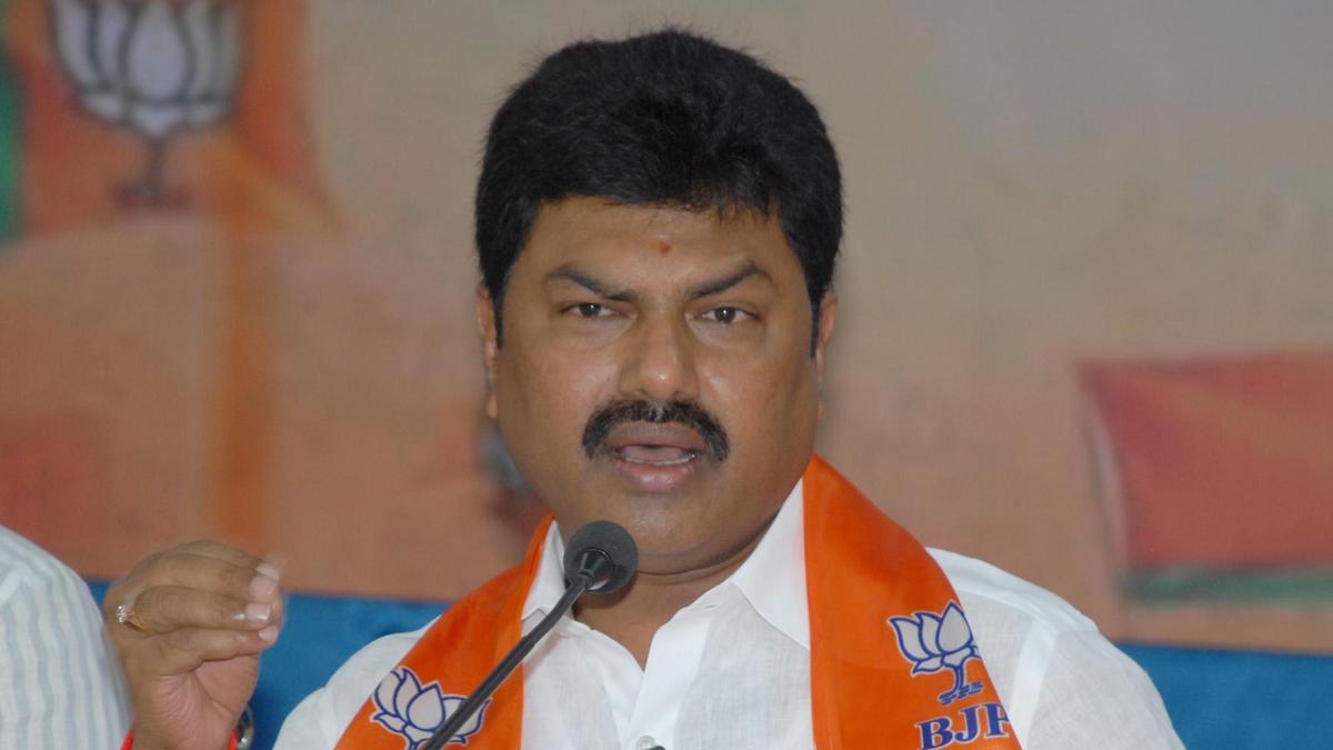 BJP MP criticizes Congress govt for disturbance during joint legislature  session in Karnataka - The Hindu