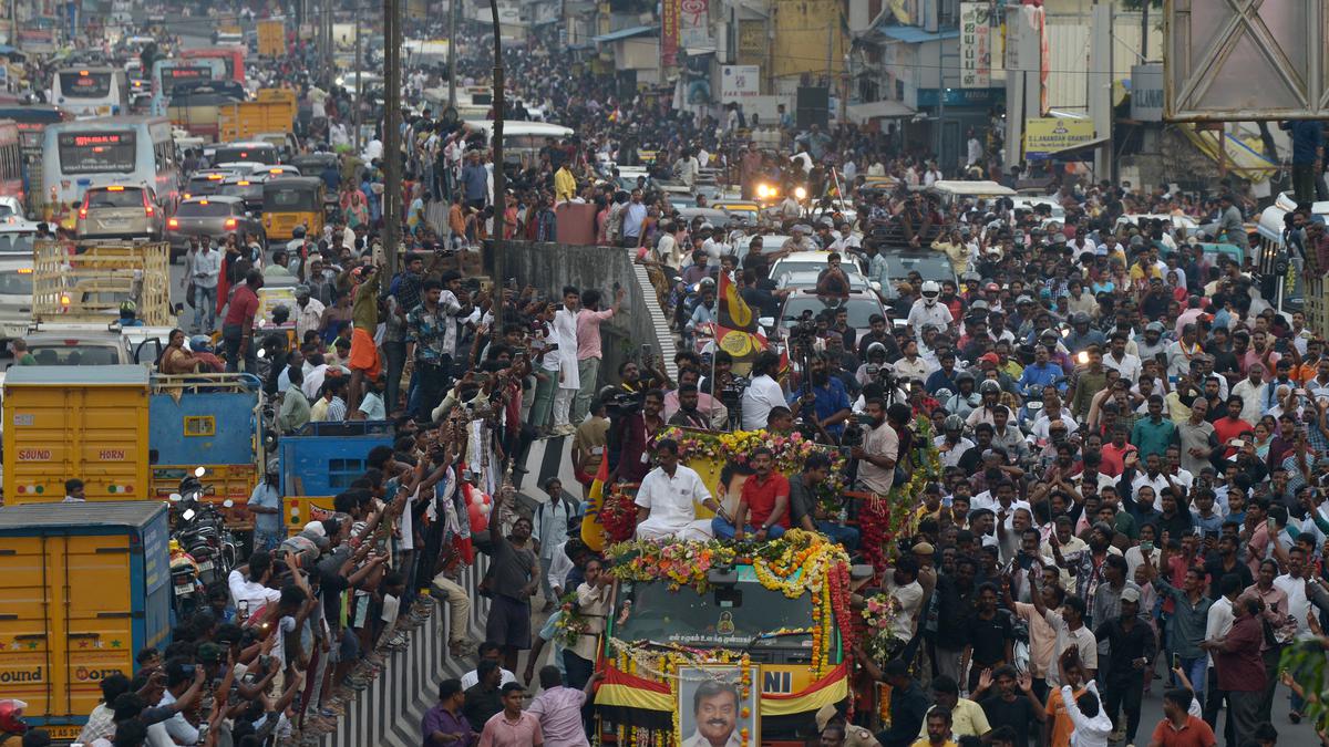 Thousands pay homage to Vijayakant at Island Grounds