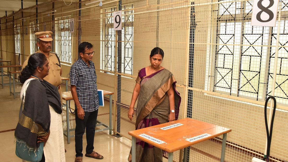 Collector inspects counting centre at Chettikarai Government Engineering College in Dharmapuri