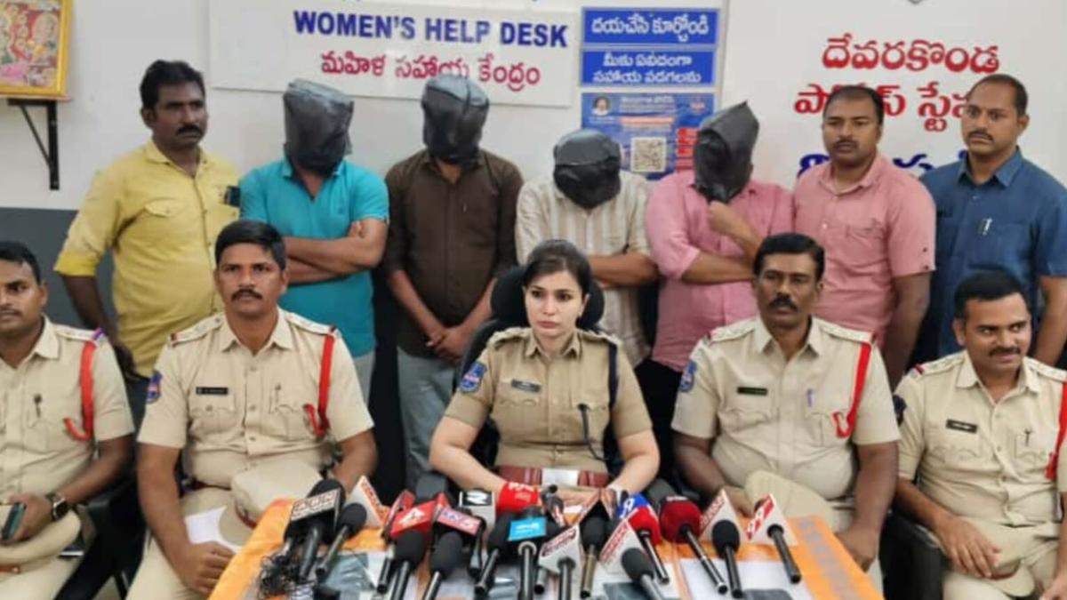Six more agents of scamster Balaji Naik held in Nalgonda