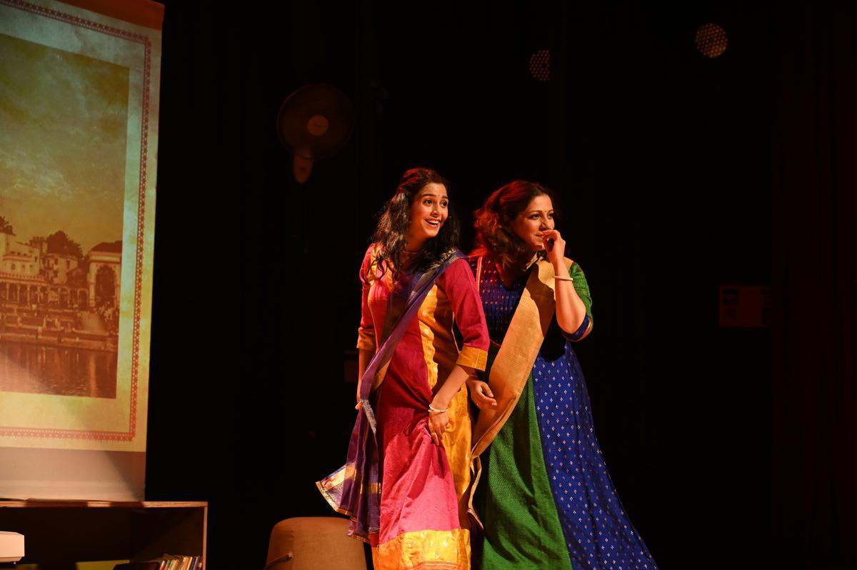 Scenes from the Marathi play Madhurav - Boru te Blog