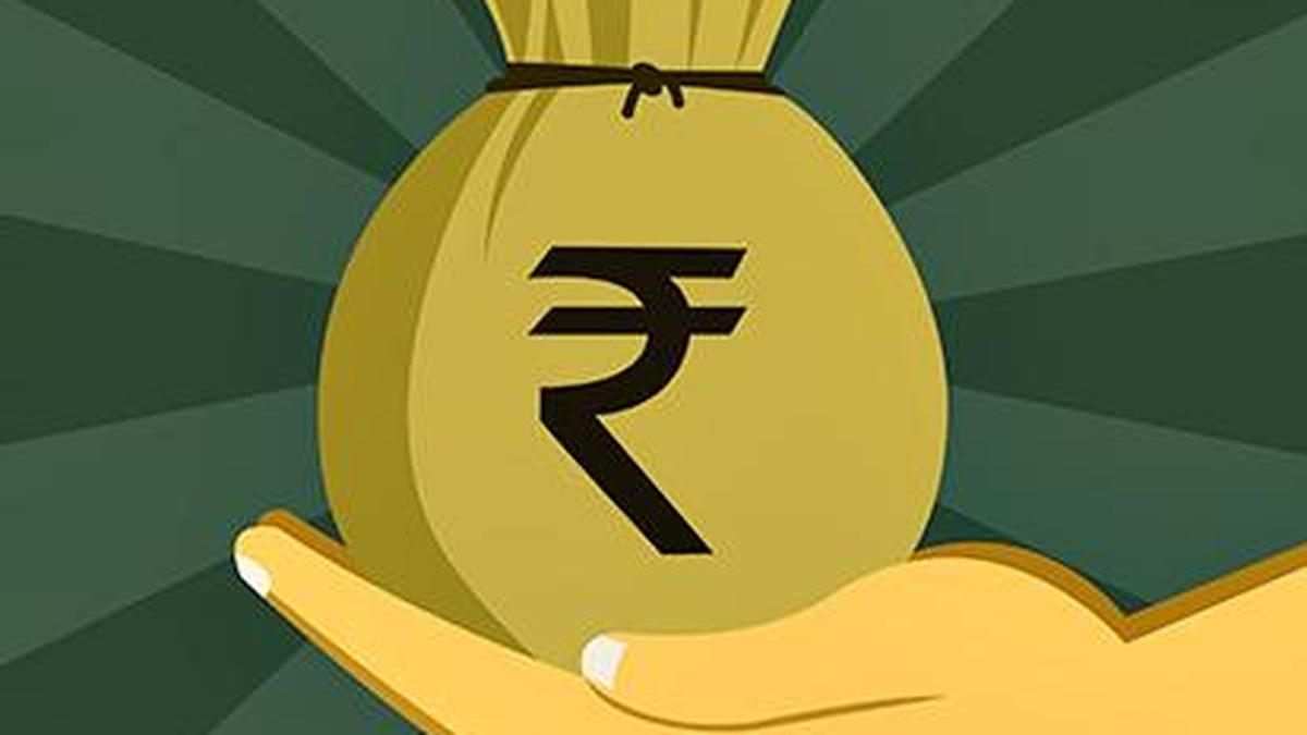 Rupee sinks to fresh low of ₹91.7 a dollar
