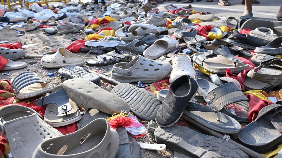 https://th-i.thgim.com/public/incoming/v90n8w/article70104865.ece/alternates/LANDSCAPE_1200/shoes%20-%20velusamypuram%20-%20karur.JPG