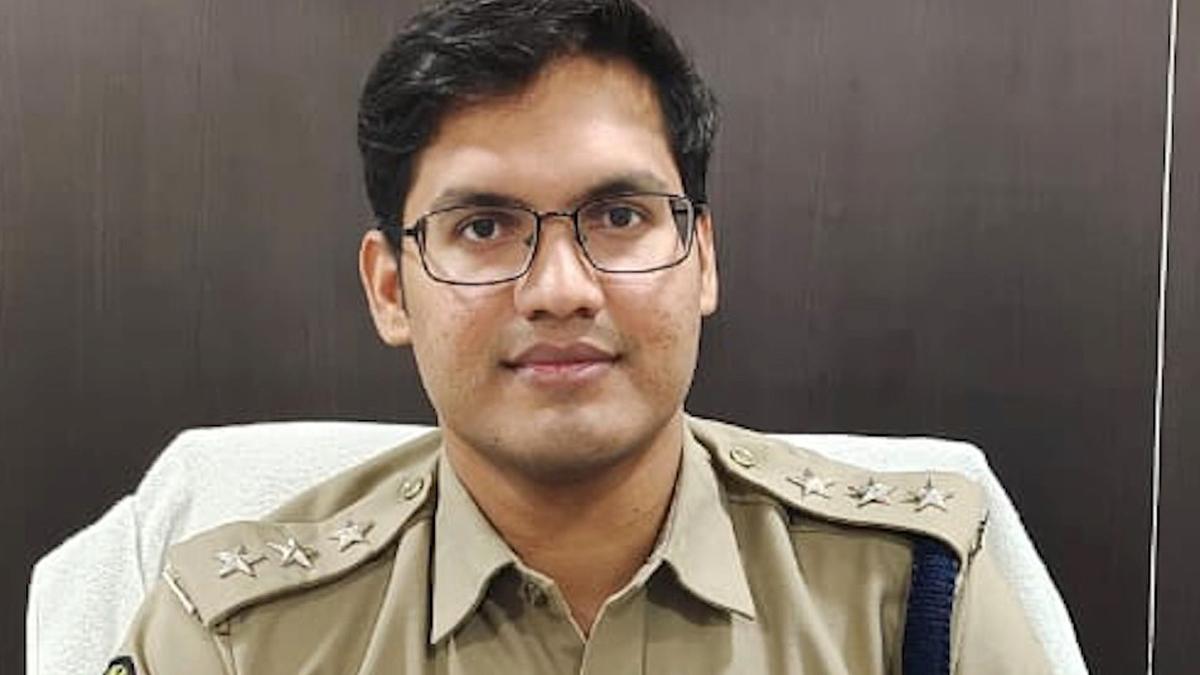 Andhra Pradesh: Chintapalli ASP wins first prize in essay competition