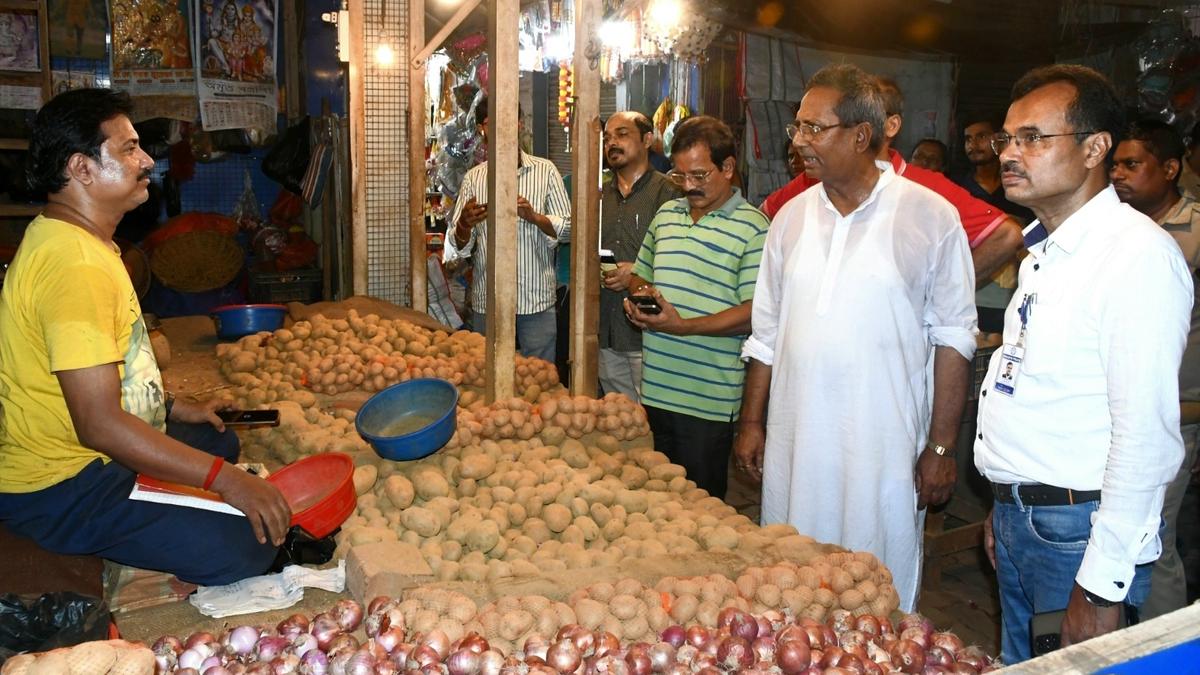Potato sellers and cold storage owners unhappy after Mamata questions supply of potatoes to outside States