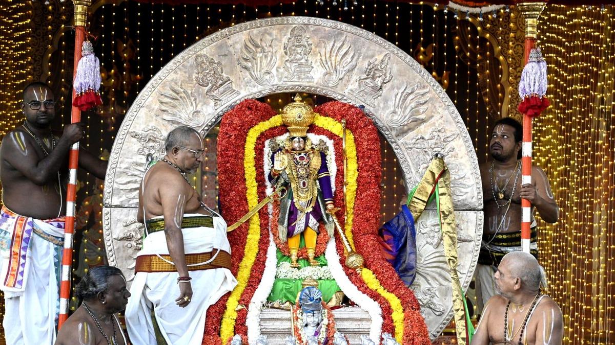 ‘Rathotsavam’ draws crowds to Srinivasa Mangapuram