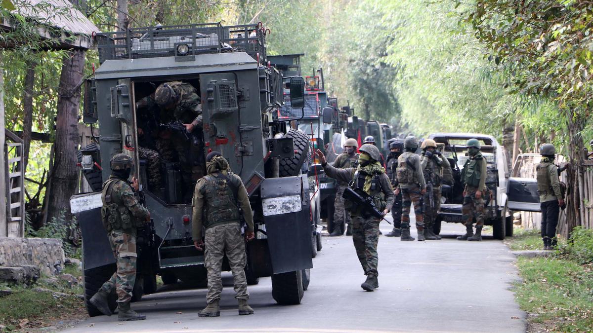 Two LeT terrorists 'encircled' by J&K Police in Anantnag