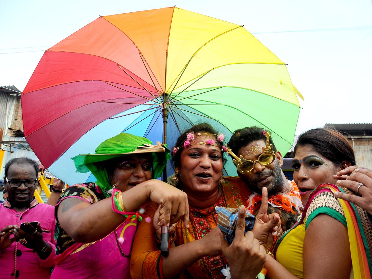 Deelnemers aan de negende editie van de Chennai Rainbow Pride March in het Rajarathinam Stadium in Chennai