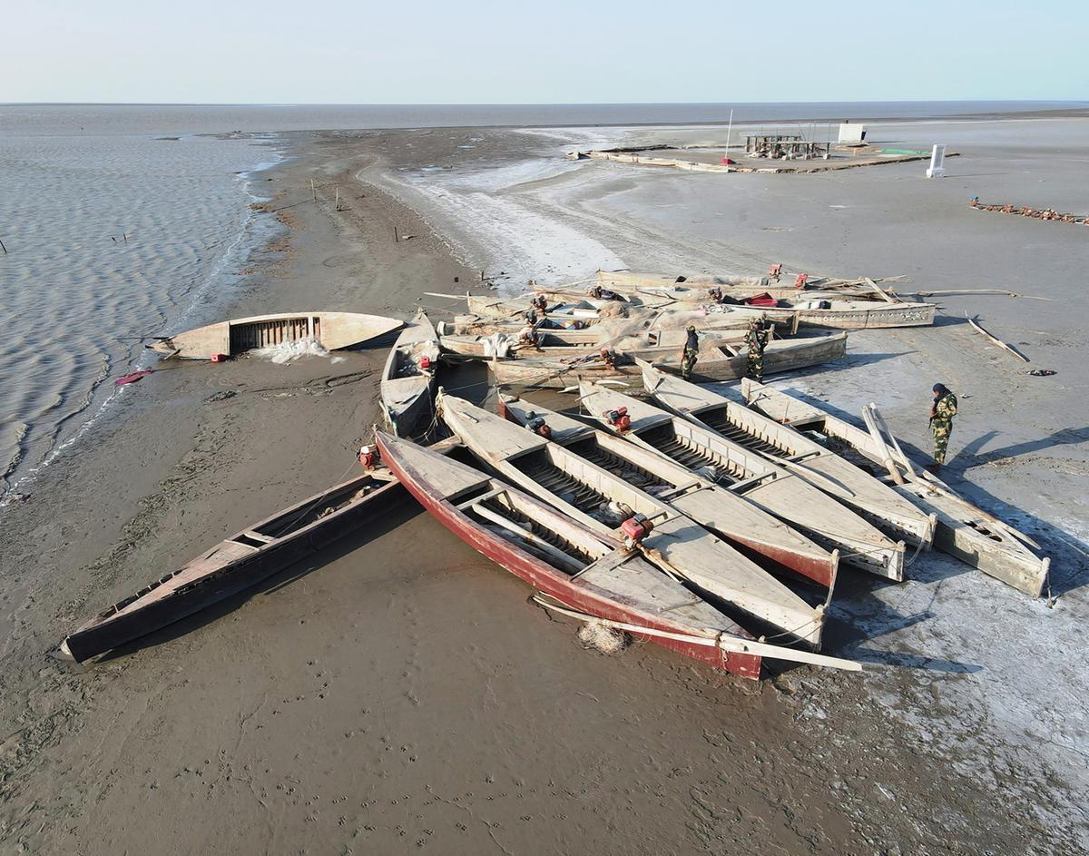 BSF jawans keep vigil near seized Pakistani boats at 1170 Harami Nada at Kori Creek India-Pakistan International Border in Gujarat. File BSF jawans keep vigil near seized Pakistani boats at 1170 Harami Nada at Kori Creek India-Pakistan International Border in Gujarat. File