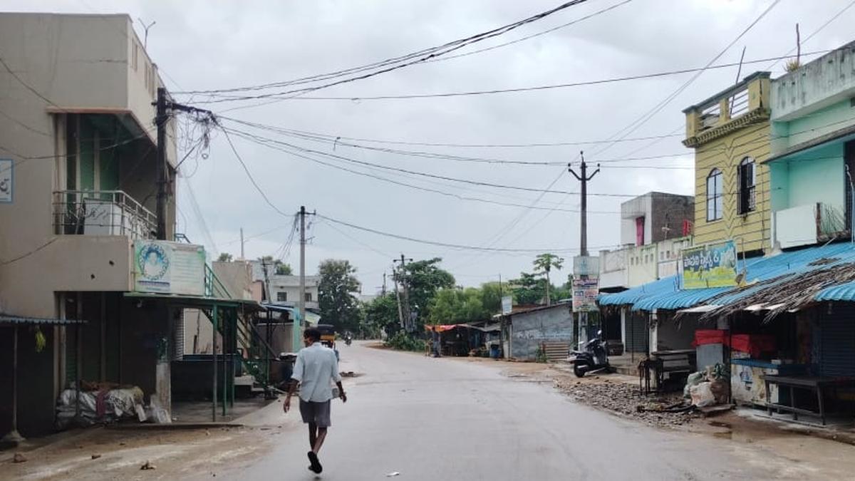 Curfew-like situation prevailing at Gurla in Andhra Pradesh’s Vizianagarm district following outbreak of diarrhoea