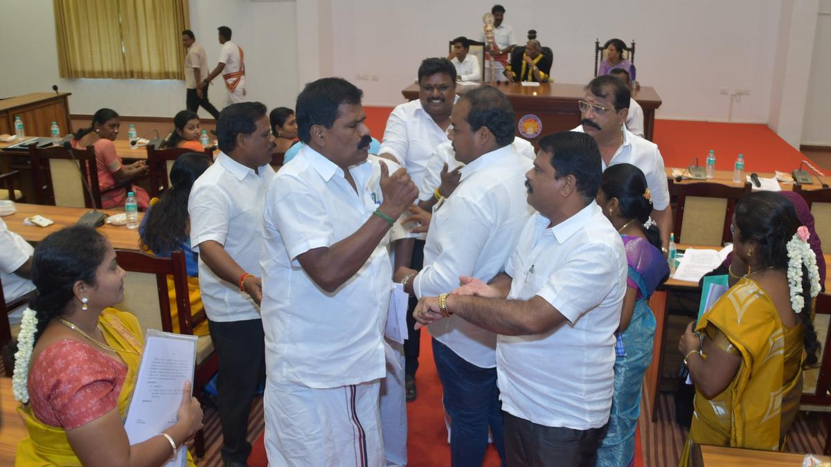 AIADMK councillors stage walkout from council meeting in Salem