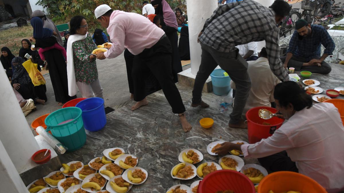 Watch | For 40 years, Sindhis have been serving iftar food at this Chennai mosque