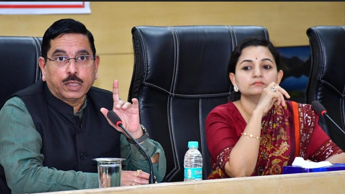 Joshi asks banks to follow RBI guidelines properly