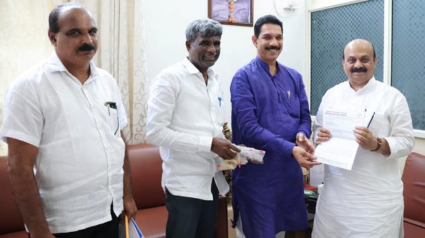 CM agrees to release ₹299 crore for procurement of parboiled rice to coastal people under PDS: Kateel