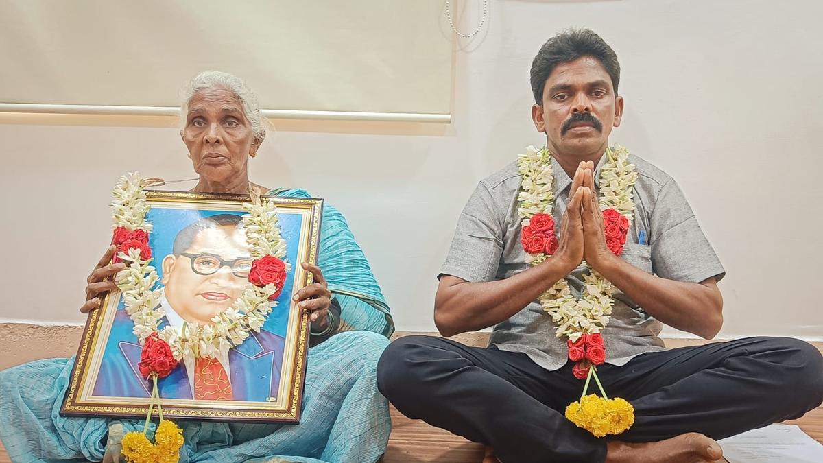 ‘Kodi-Kathi’ Srinu’s mother, brother launch fast-unto-death seeking bail for him