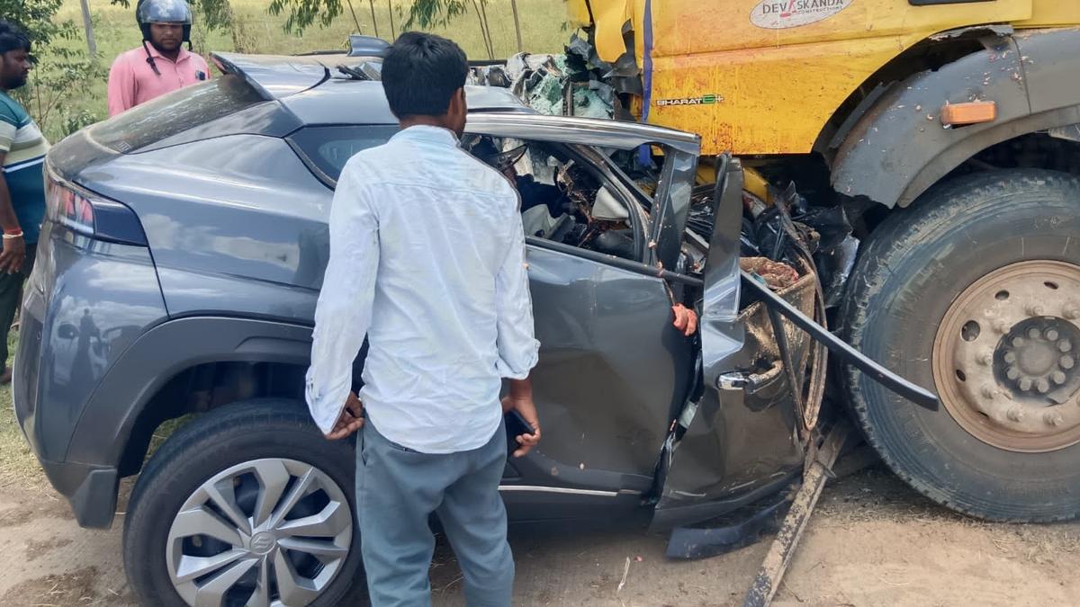 Seven people die on spot as truck hits car in Nellore district