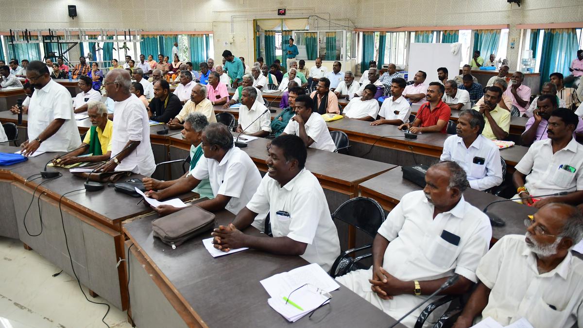 Lack of water forcing gaurs to raid residential areas near Gujiliamparai, say farmers