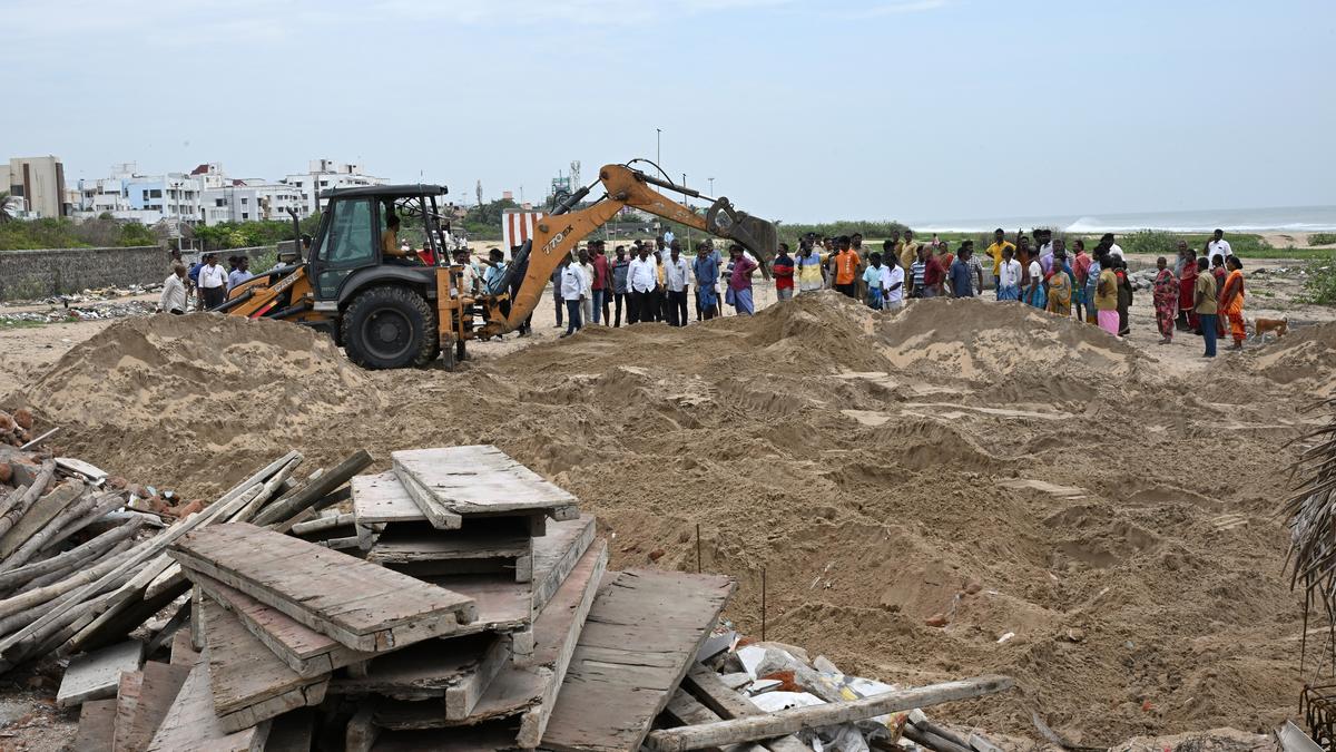 Chennai Corporation halts illegal construction on Thiruvanmiyur beach