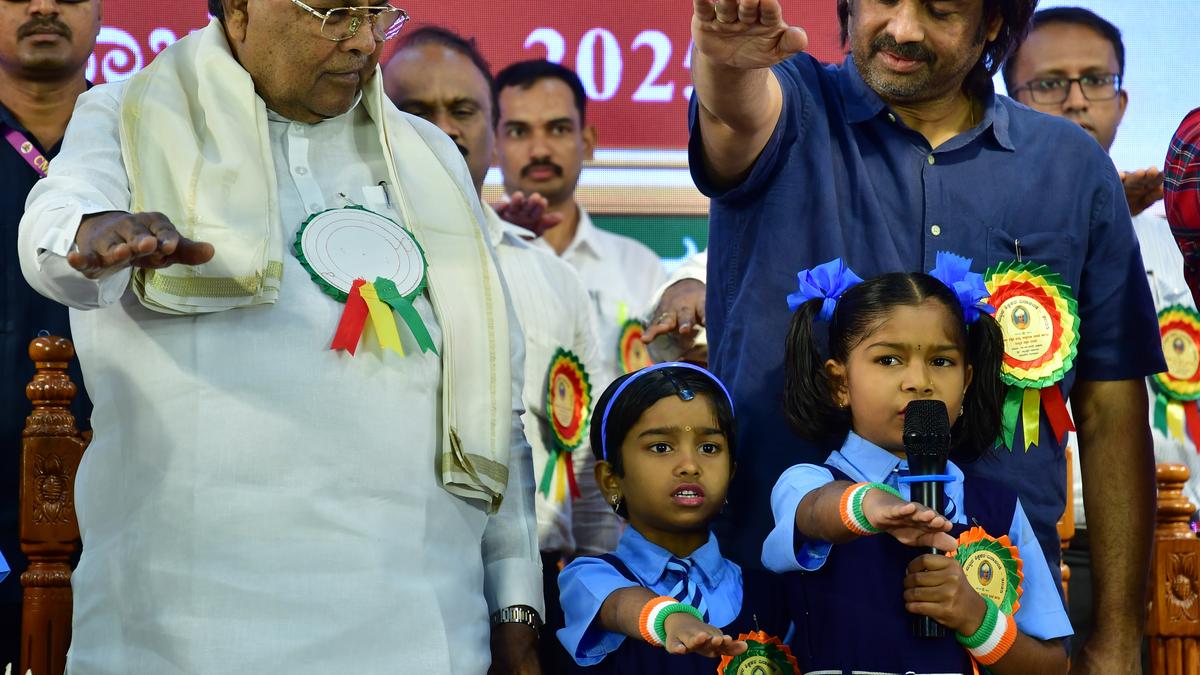 CM advises students to shun mobiles and grab books