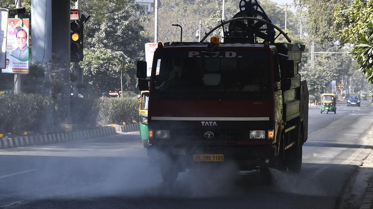 Delhi govt. to study reduction in air pollution due to anti-smog guns, water sprinklers