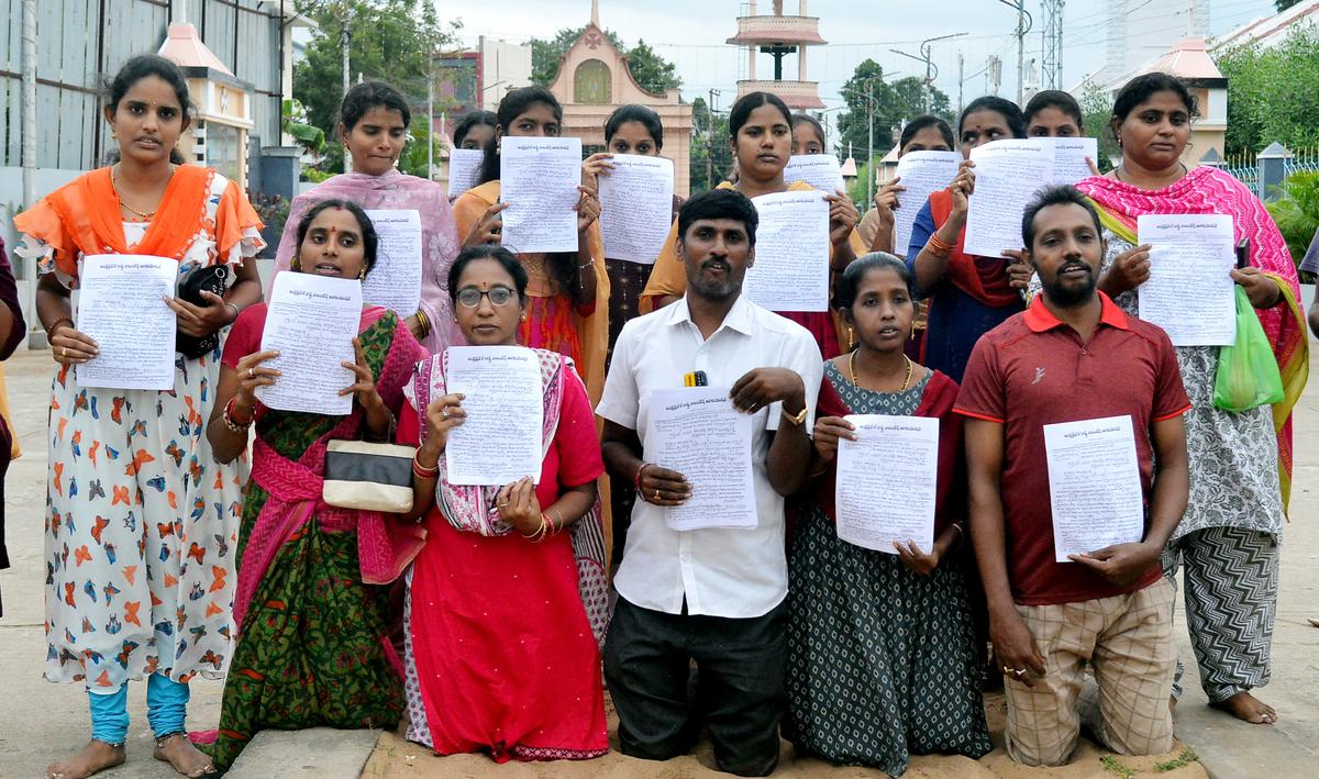 Village and ward volunteers staging a ‘kneel down protest‘ to draw the government’s attention to their issues in Andhra Pradesh. Village and ward volunteers staging a ‘kneel down protest‘ to draw the government’s attention to their issues in Andhra Pradesh.