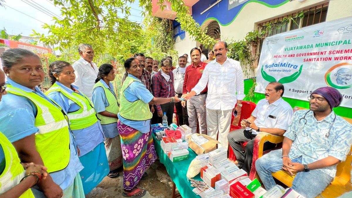 Contract employees of VMC stage protest demanding entire day off on Sundays