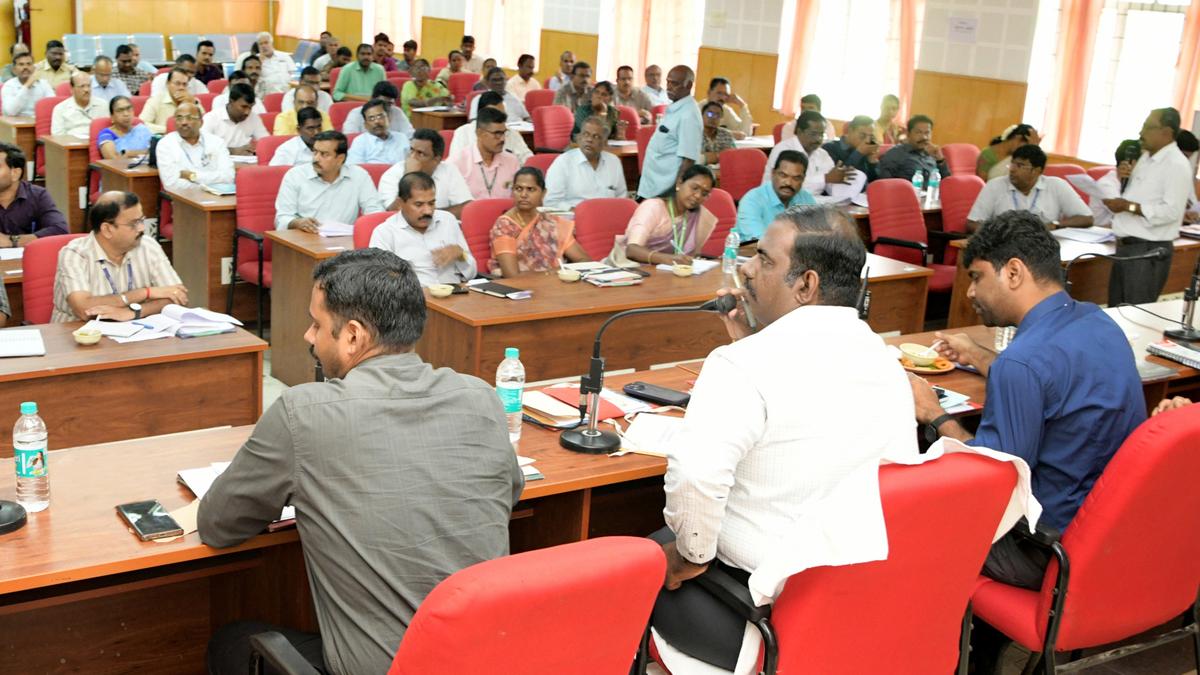 District Collector reviews monsoon preparedness in Krishnagiri
