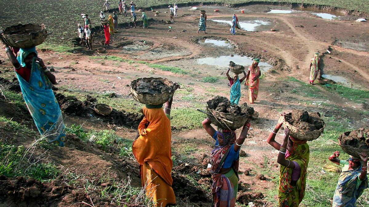 84.8 lakh workers registered under MGNREGS &lsquo;deleted&rsquo;, finds report