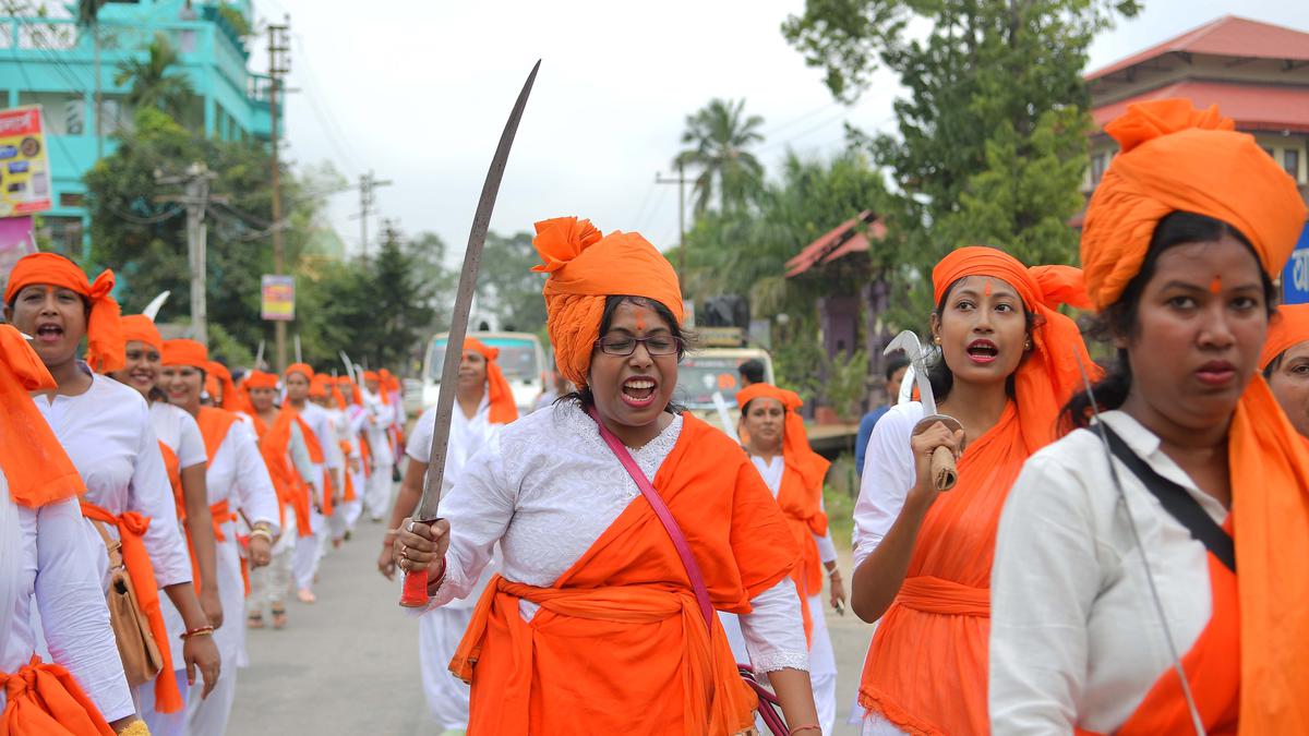 VHP leader announces to distribute licensed swords after controversial training in Varanasi