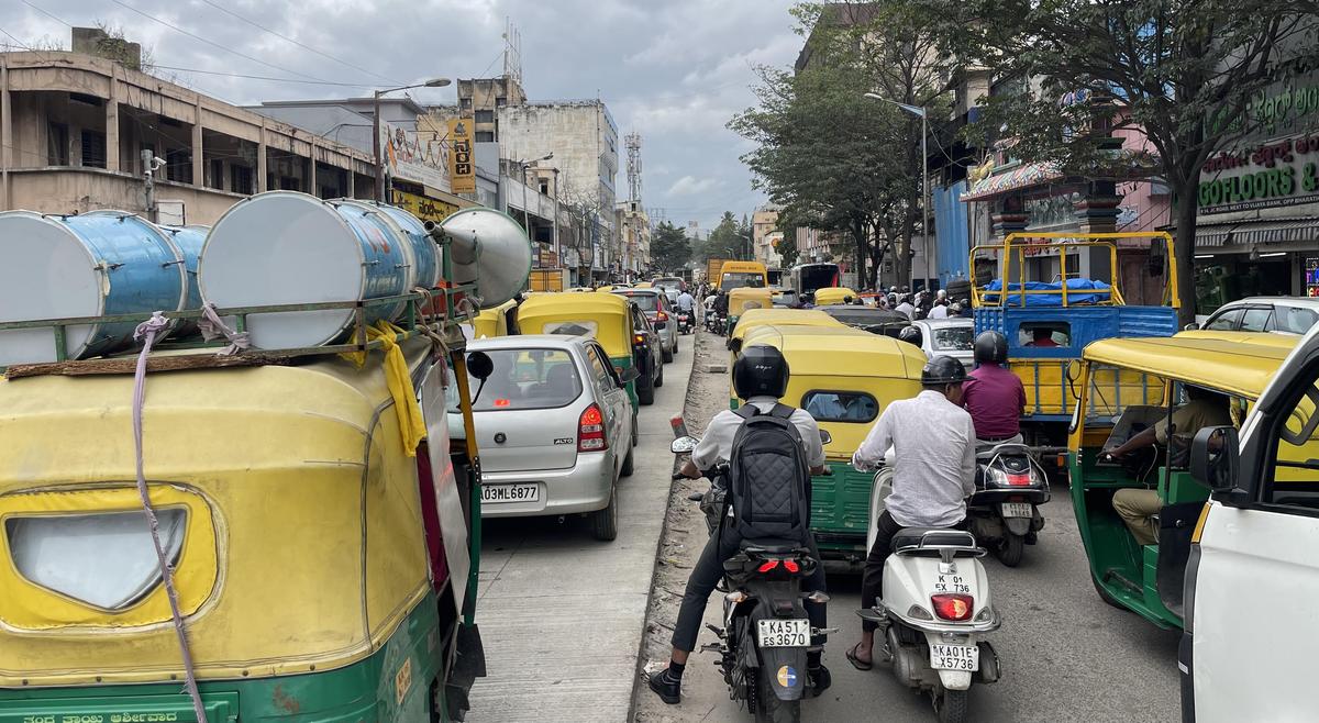 The stretch has been visited by GBA Chief Commissioner M. Maheshwar Rao as well as Central Corporation Commissioner Rajendra Cholan, but residents lament that the situation has been the same. 