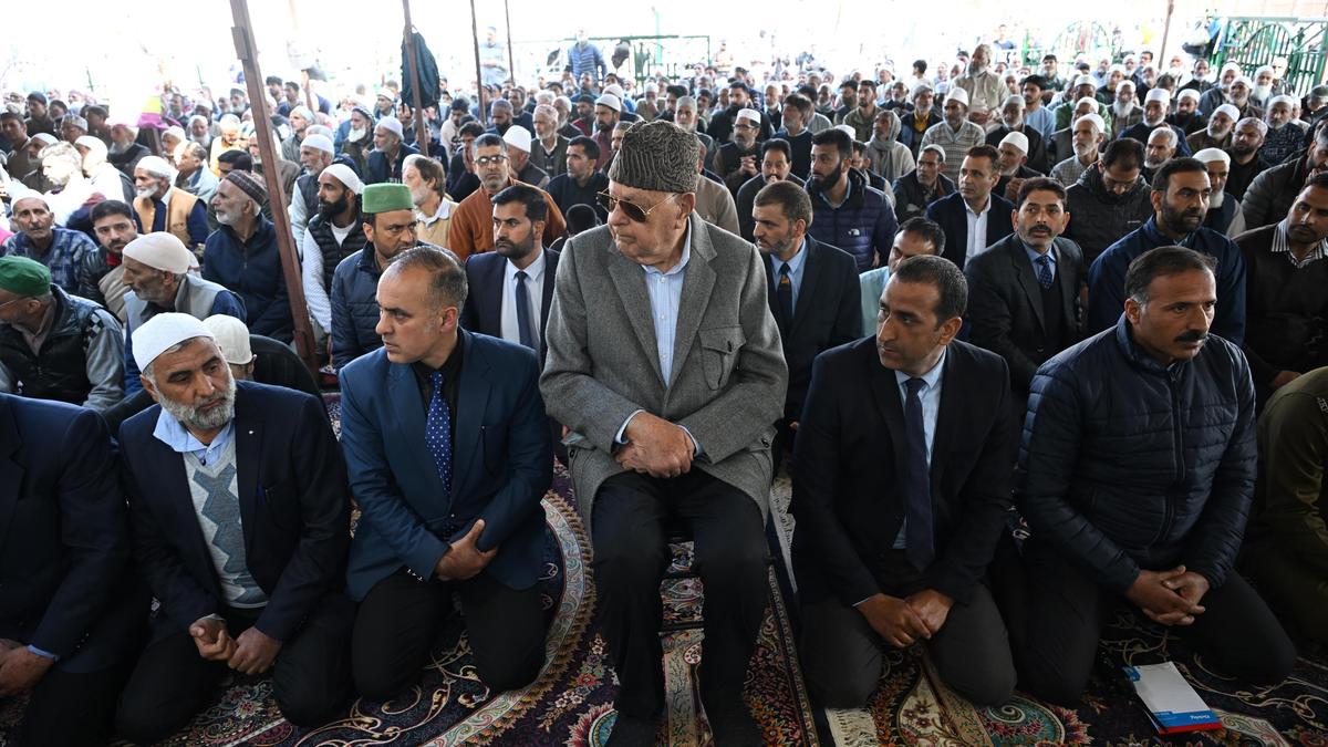 Congregational prayers, rallies held in Kashmir on Ramzan’s last Friday; Jamia Masjid closed