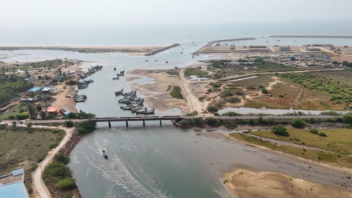 Transponders fixed in 672 fishing boats from Uppada for rescue operations