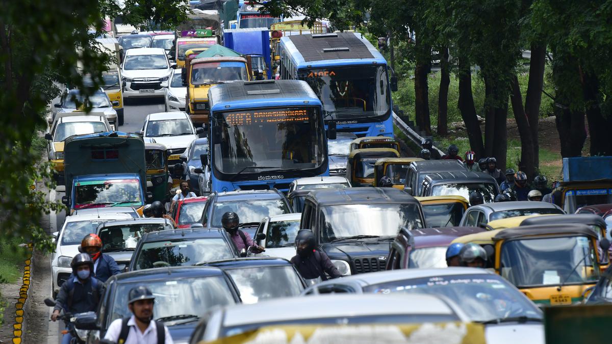 Bengaluru’s number of vehicles doubles in a decade, but BMTC fleet size remains stagnant