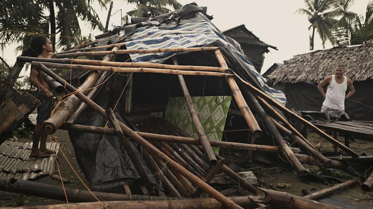 https://th-i.thgim.com/public/incoming/vj69nx/article68881138.ece/alternates/LANDSCAPE_1200/Philippines_Asia_Typhoon_29770.jpg