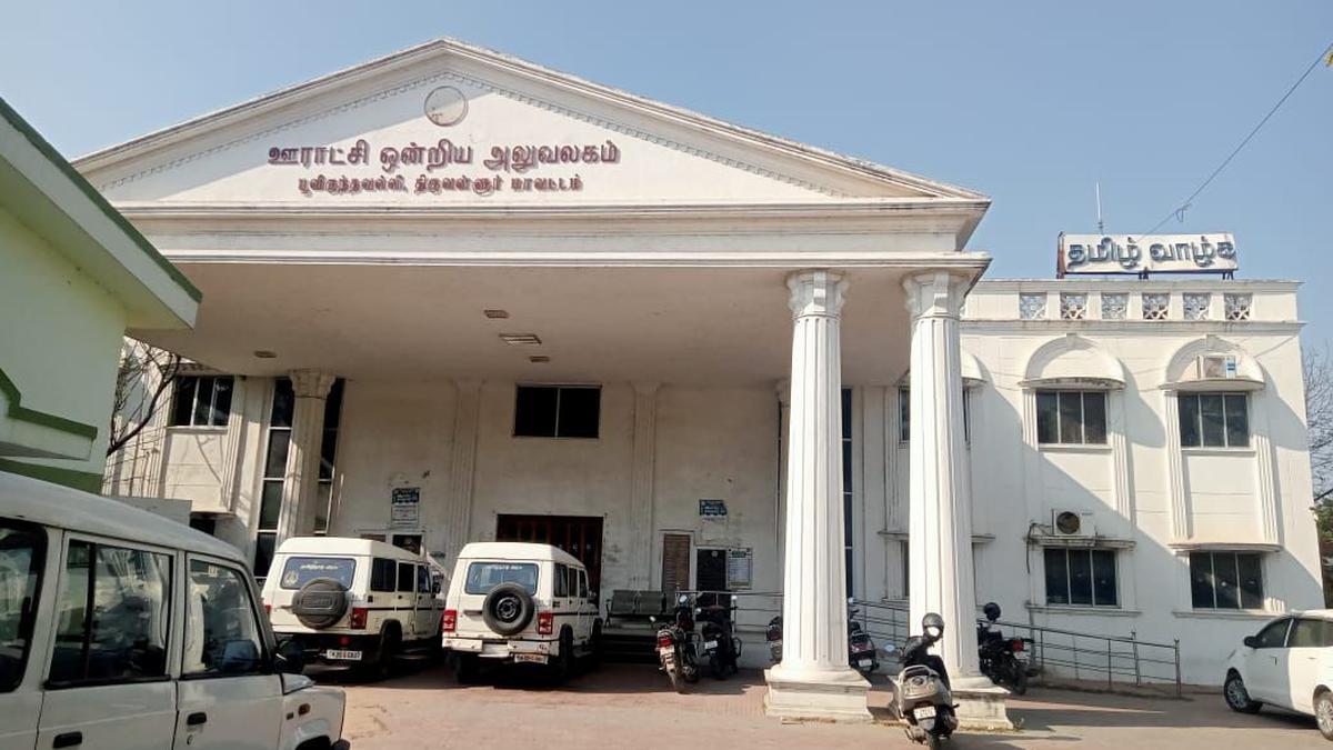 Surprise check at Poonamallee Block Development Office leads to seizure
