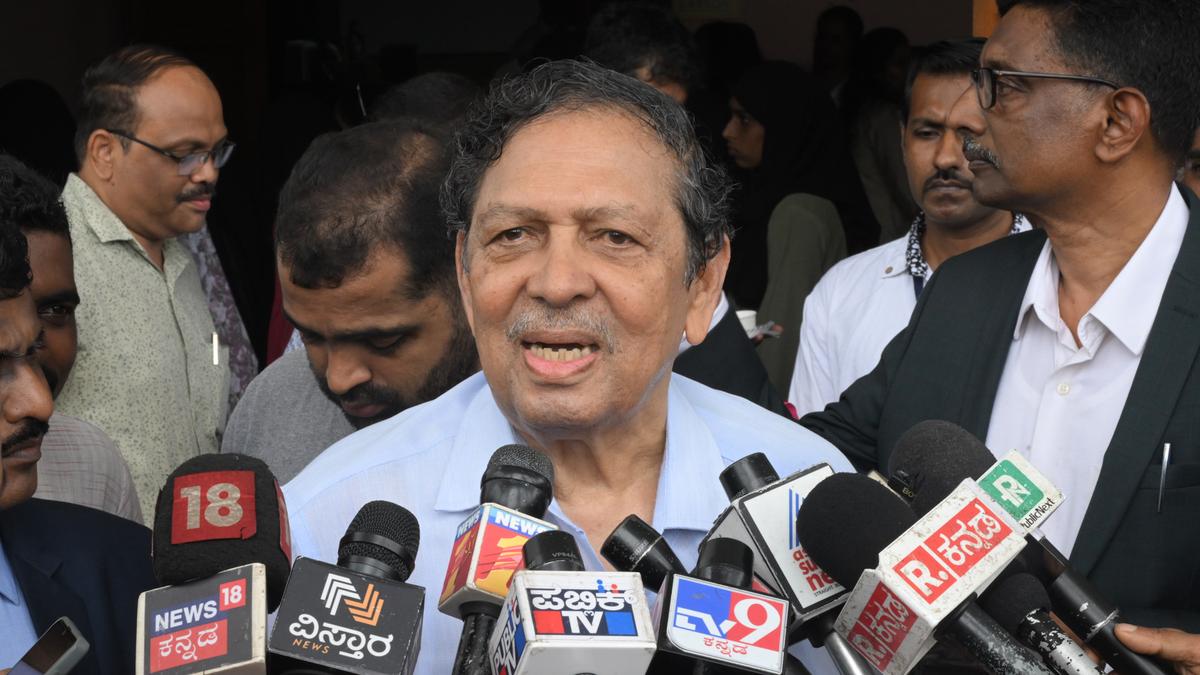 In terms of propriety, Karnataka CM Siddaramaiah should resign: Former Lokayukta N. Santosh Hegde