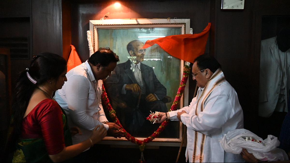 Maharashtra: J.P. Nadda visits Veer Savarkar's residence in Mumbai