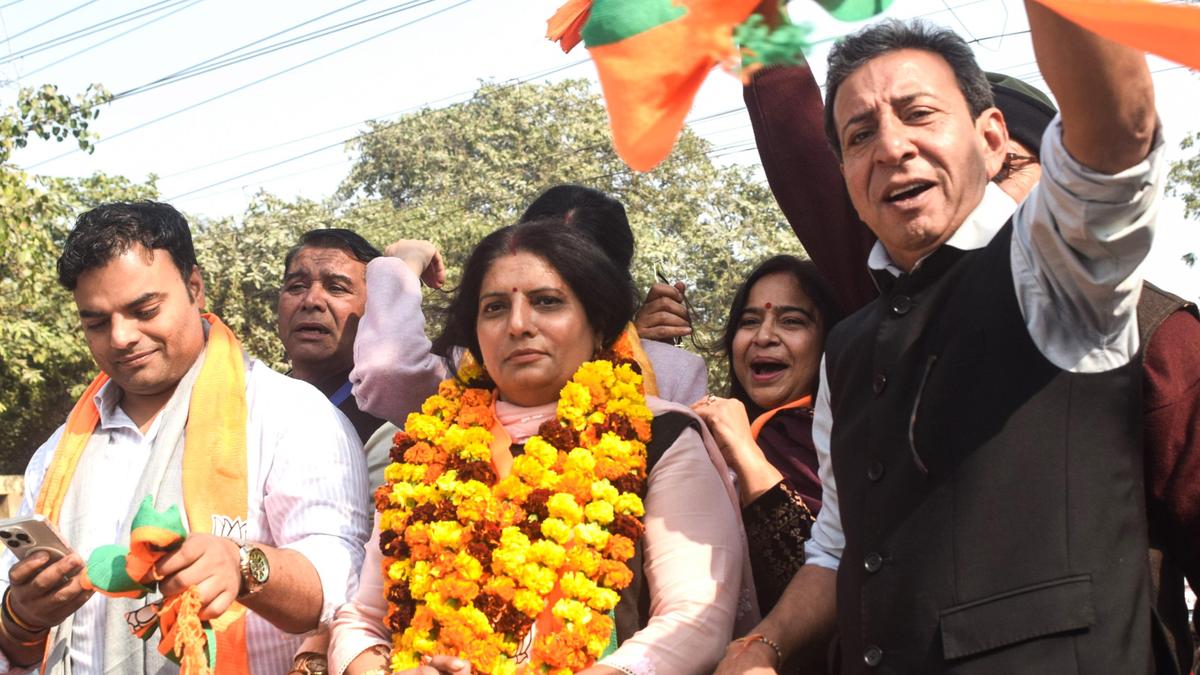 BJP wins 7 wards, AAPsecures 3 in MCD bypolls