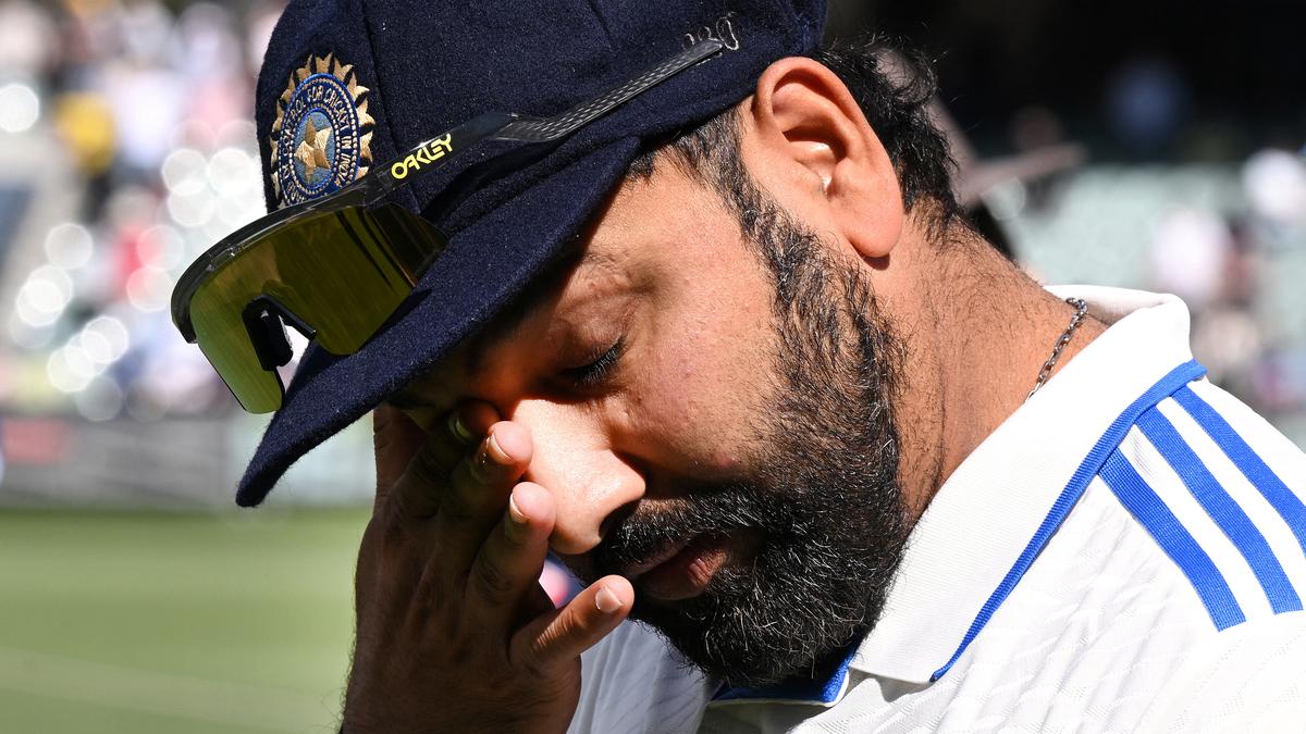 Shastri, Gavaskar urge 'subdued' Rohit to return to opener's role