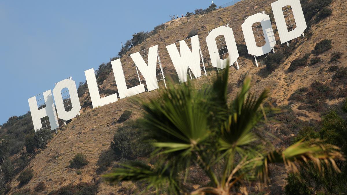 Hollywood Workers Union Reaches Wage, AI Use Deal With Top Studios
