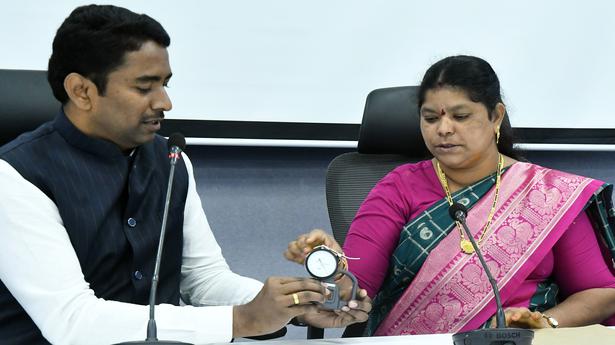 Visakhapatnam: GVMC Commissioner, Mayor urge denizens to shun plastic