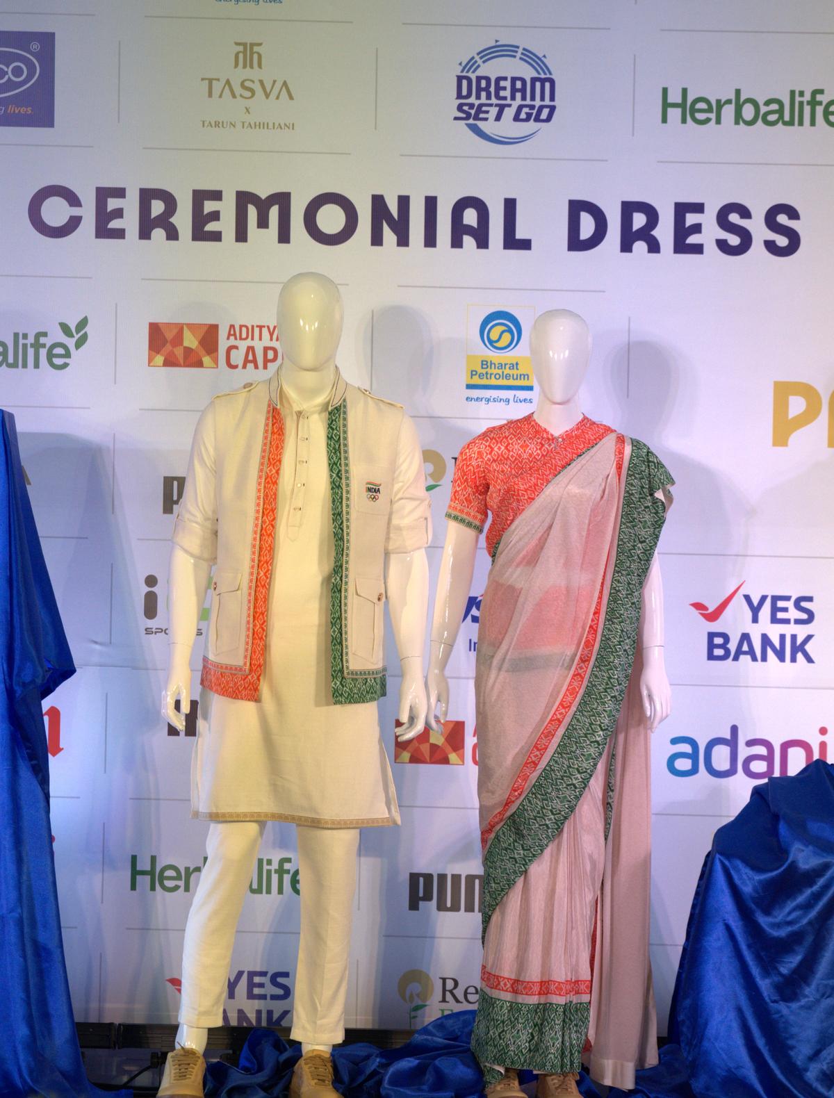 खिलाड़ियों के लिए 'कुर्ता बंडी' सेट और खिलाड़ियों के लिए विस्कोस क्रेप की नई साड़ी खिलाड़ियों के लिए 'कुर्ता बंडी' सेट और खिलाड़ियों के लिए विस्कोस क्रेप की नई साड़ी