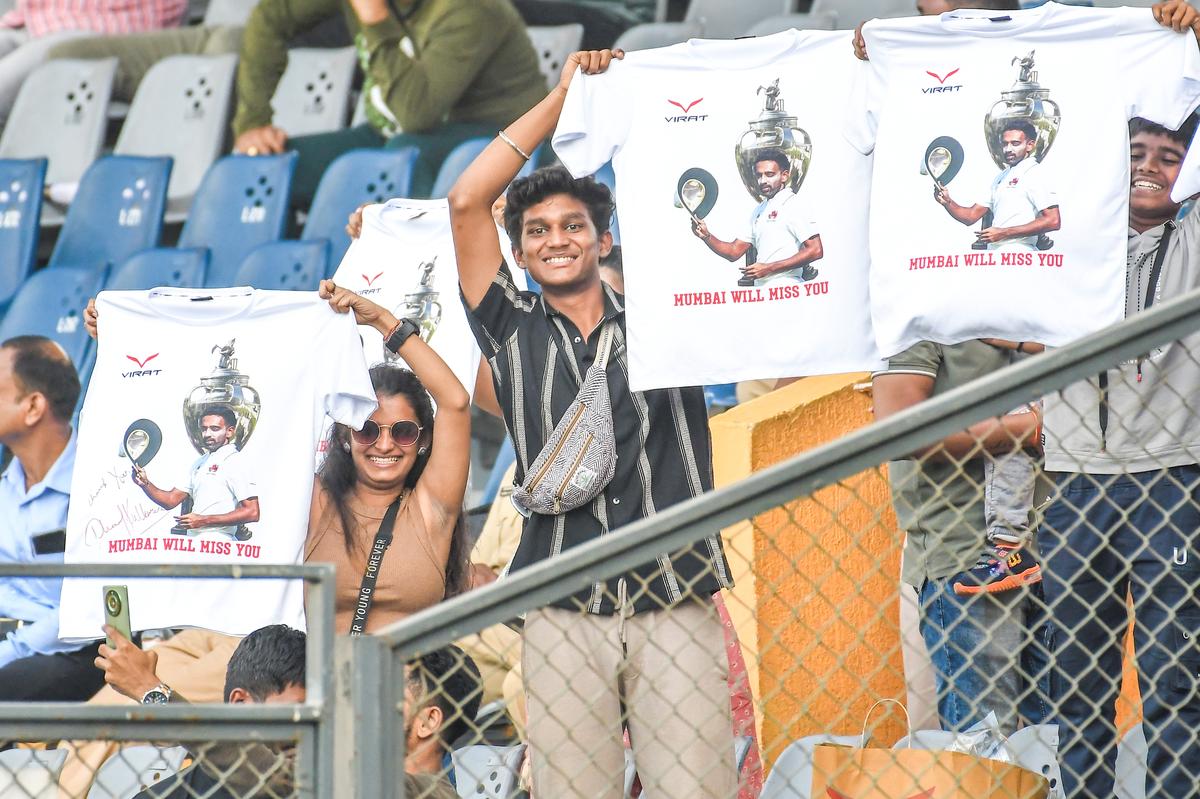 Dhawal Kulkarni fans during Mumbai vs Vidarbha  Ranji Trophy Final.