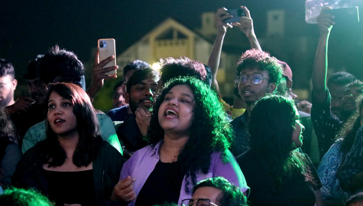 Audience at the Festival of Chennai on Besant Nagar beach