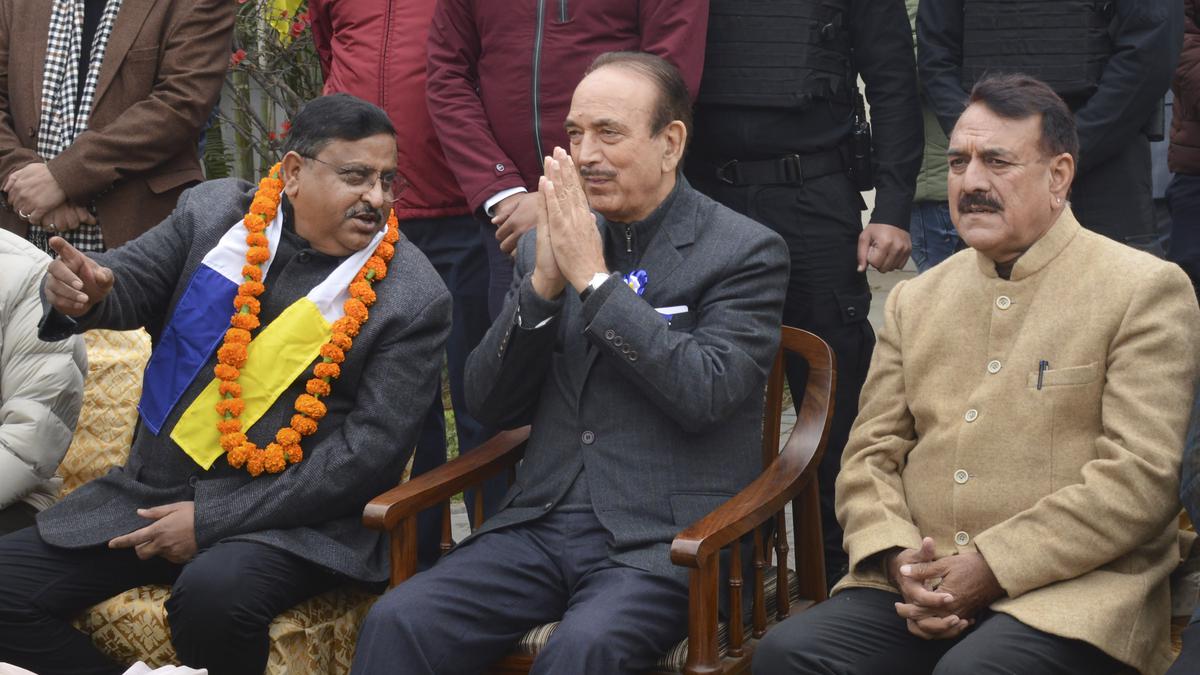 Governor’s rule can’t be prolonged in a democracy: Ghulam Nabi Azad demands early J&K polls 