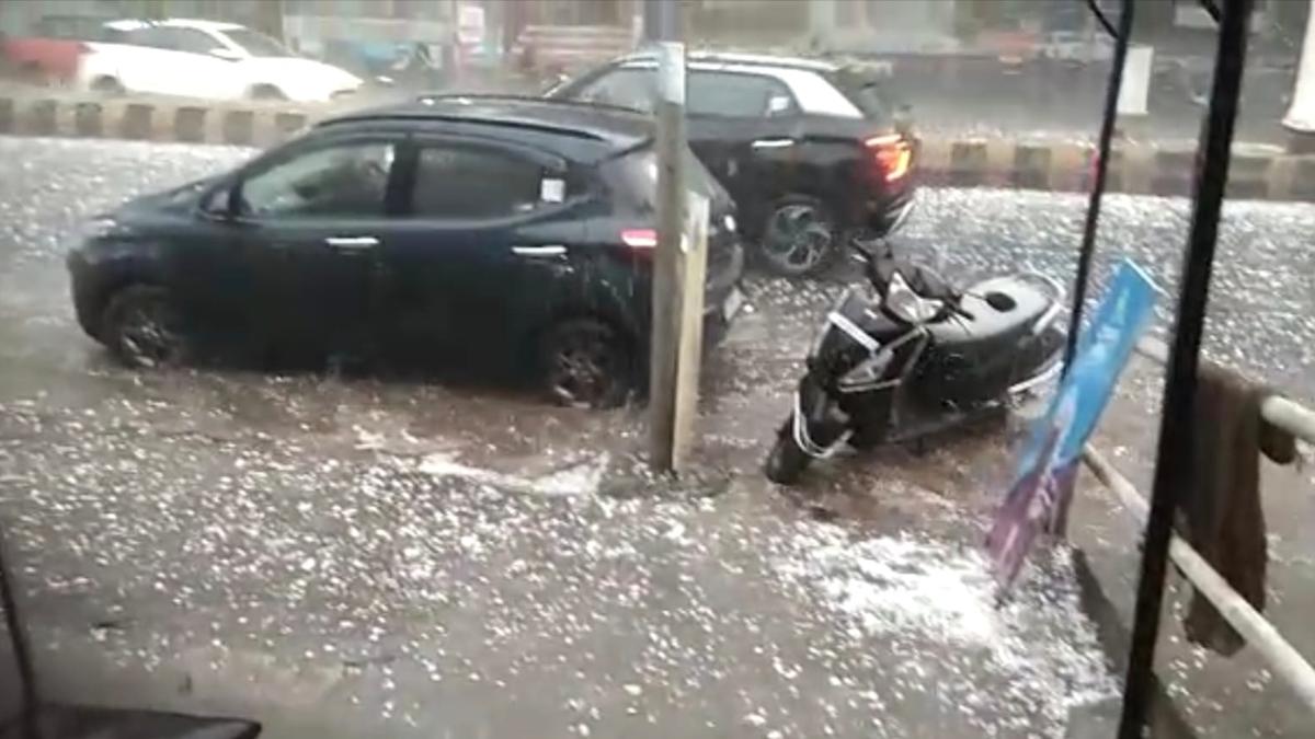 Kalaburagi receives heavy rainfall accompanied by hailstones